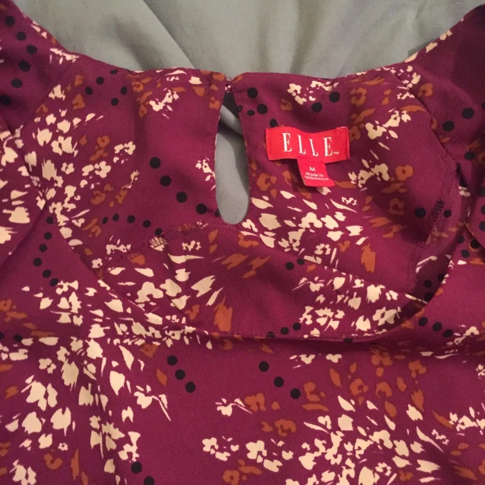 Cute Elle Blouse! - Picture 3 of 4
